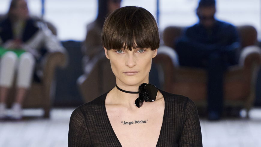 Der Bowl-Cut ist 2023 die ideale Kurzhaarfrisur für trendbewusste Frauen