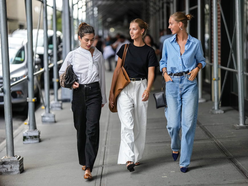 Elegante Sandalen: Diese Modelle sehen zur Jeans besonders gut passen