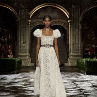 Vom Runway: Elegante Maxi-Kleider müssen 2023 so aussehen – laut Designer