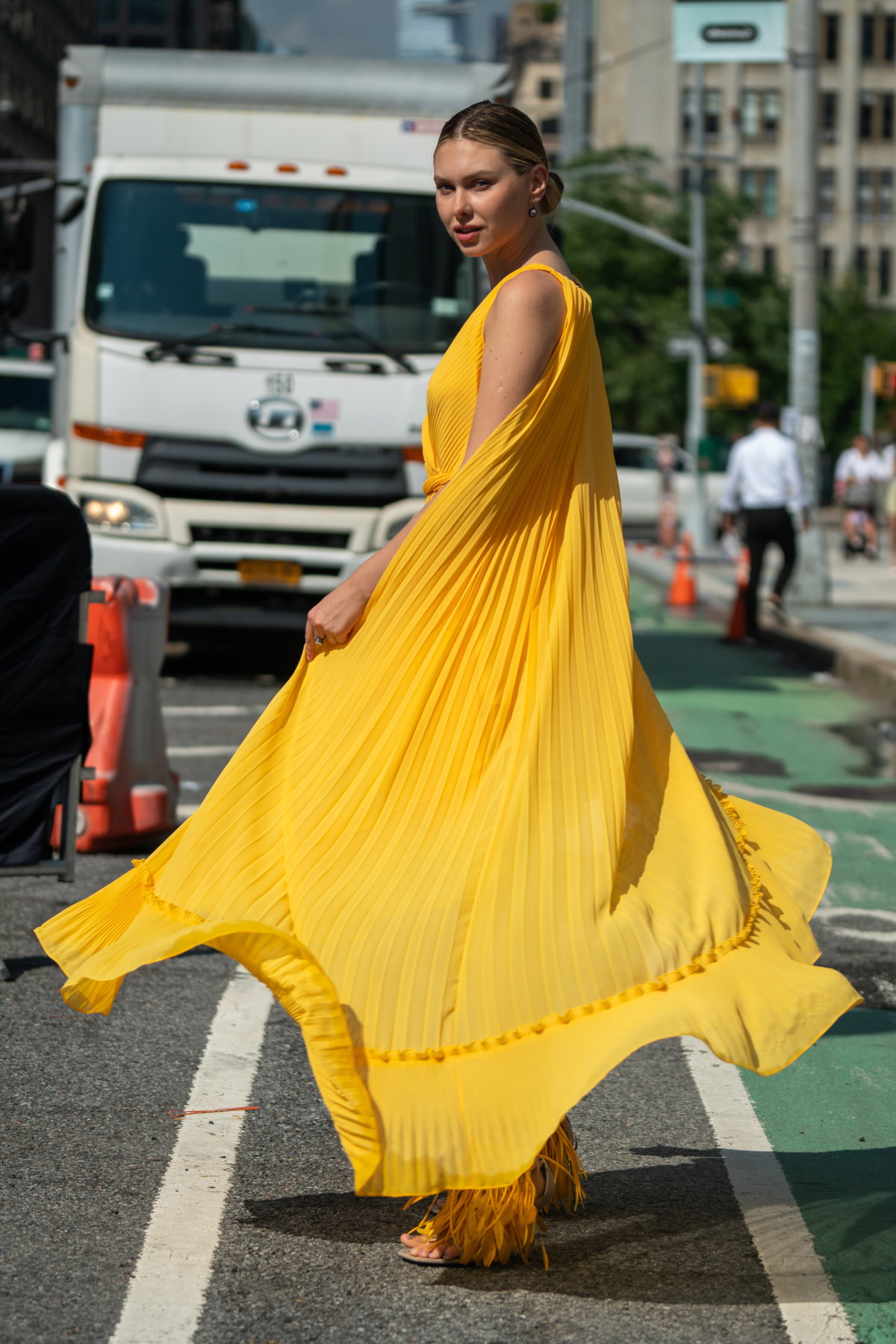 Streetstyle: Gelbes Maxikleid
