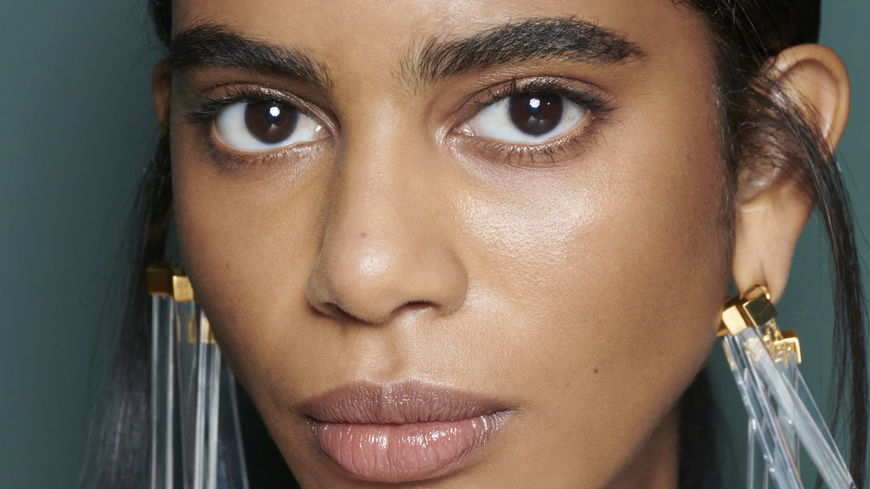 Drogerie 2023: Frauen ab 50 greifen zu diesem günstigen Concealer