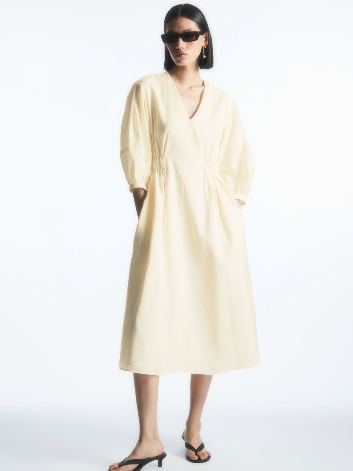 Elfenbeinfarbenes Kleid von Cos