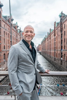 Eric Hegmann ist Paartherapeut und Parship-Studienbegleiter.