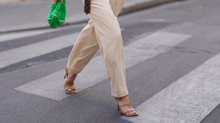 Mit diesen beigefarbenen Sommer-Schuhen läufst du wie auf Wolken