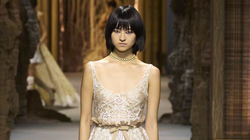 Elegante Maxi-Kleider in A-Linie sind im Sommer der Liebling aller Mode-Profis – 5 Favoriten