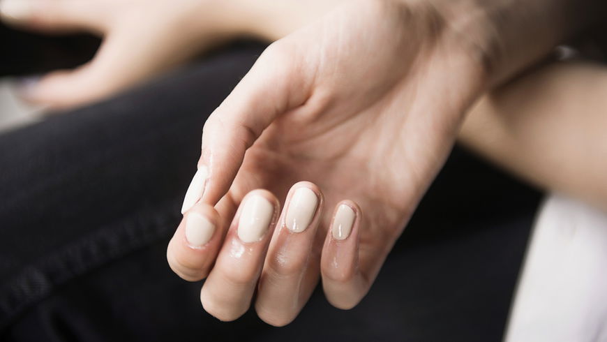 Nagel-Trends 2023: Dieses Nail-Design ist perfekt für jede Braut