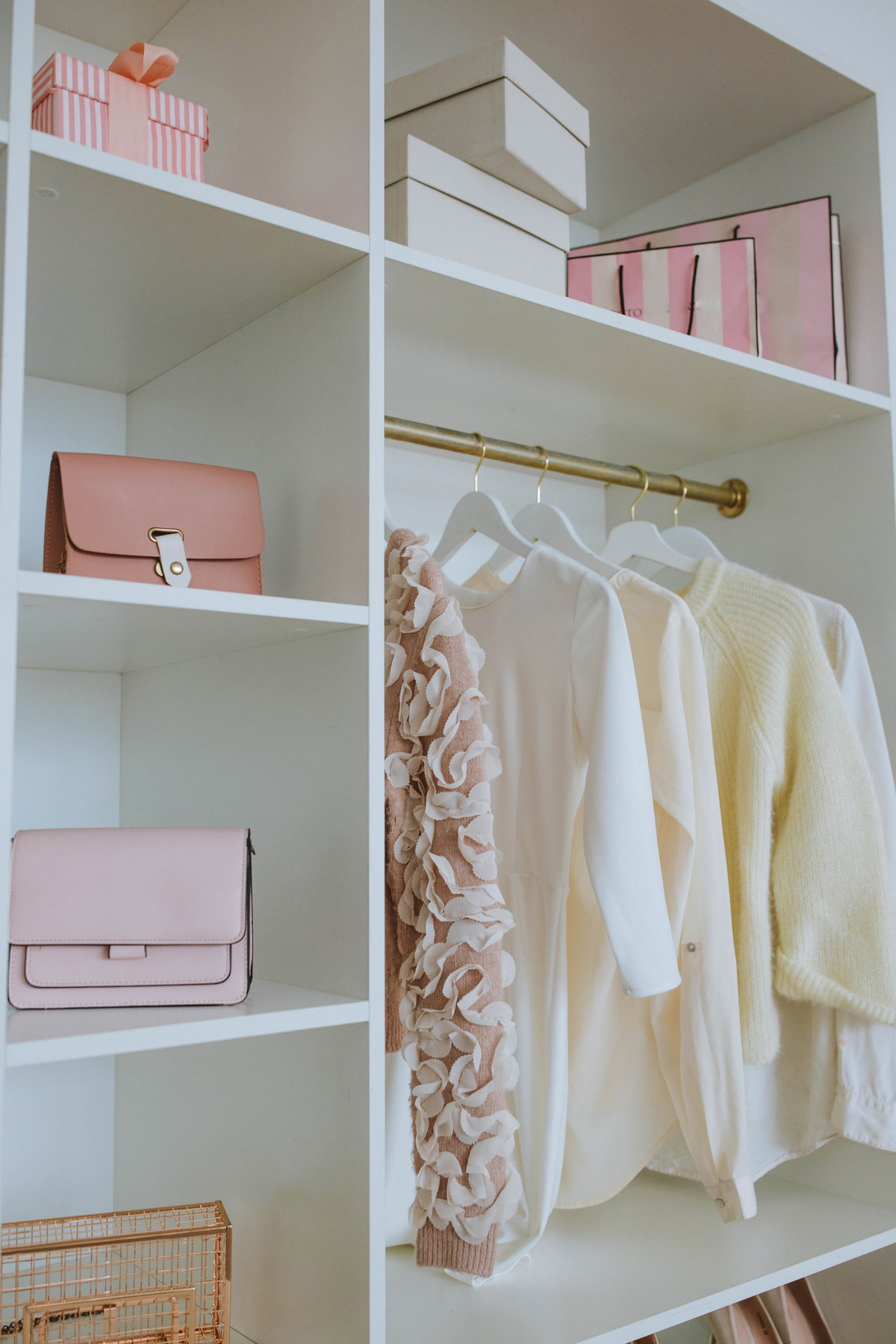 Ordentlicher Kleiderschrank