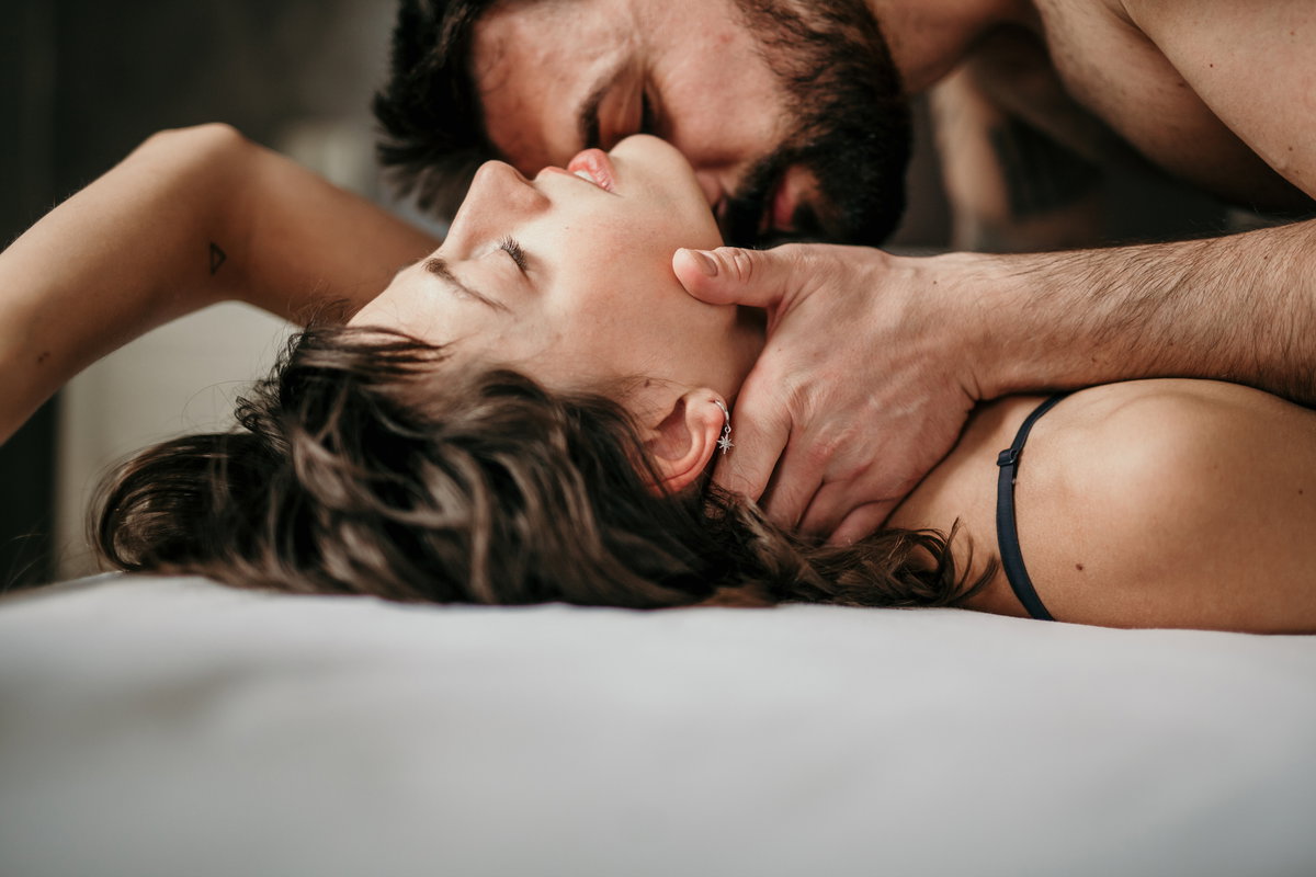 Sex außerhalb der Ehe kann die Beziehung beleben.