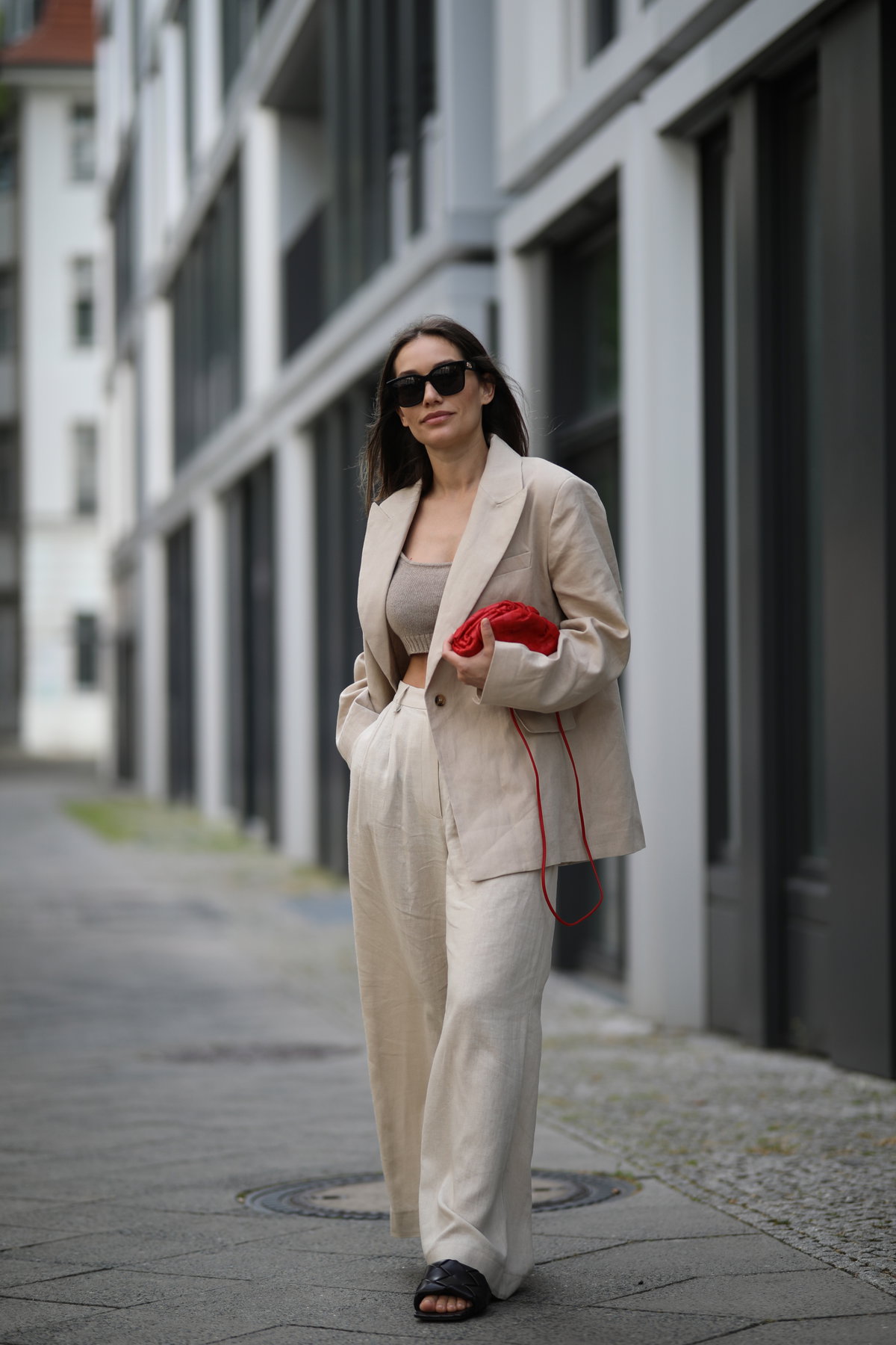 Streetstyle mit Hosenanzug aus Leinen