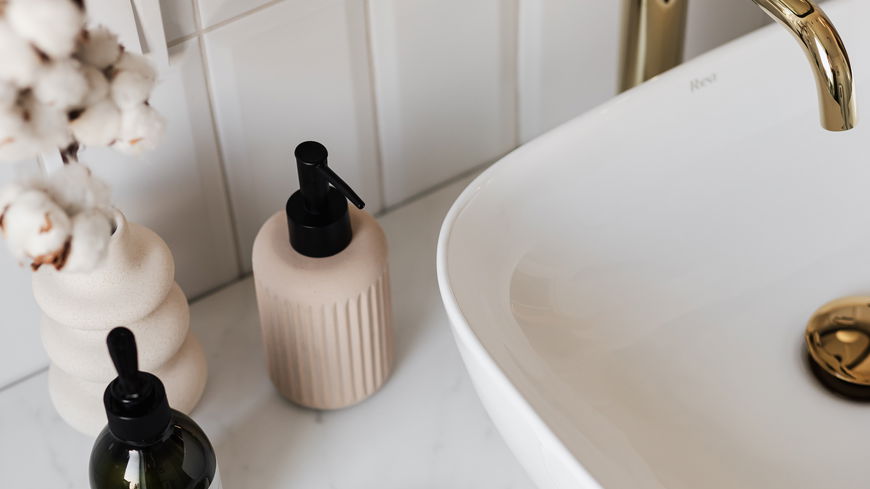 5 häufige Fehler, die dein Badezimmer direkt hässlich aussehen lassen