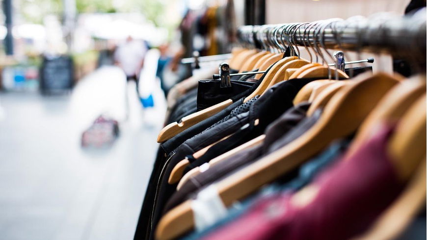 Von Fast Fashion zur Slow Fashion: Nachhaltige Alternativen entdecken