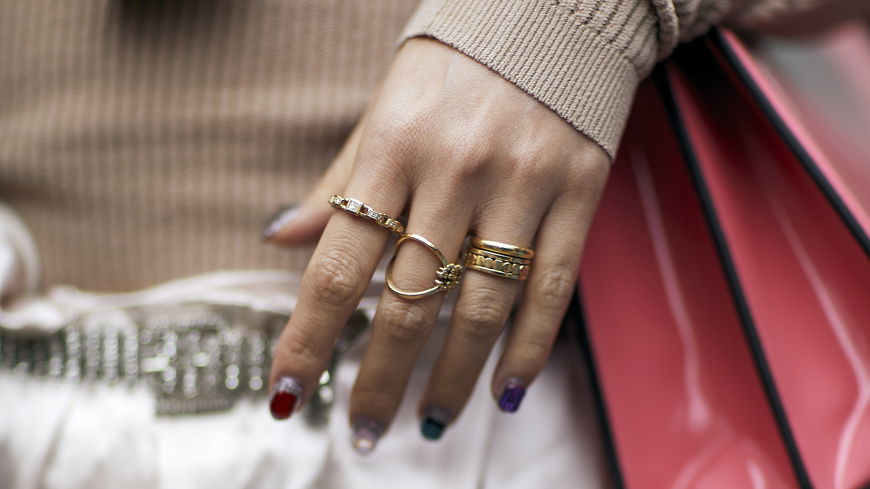 Quiet Luxury: Die schönsten Schmuckstücke für einen luxuriösen Look 