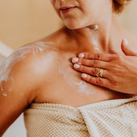 Weihnachtsgeschenke für Frauen ab 50: Diese Bodylotion wird jede lieben