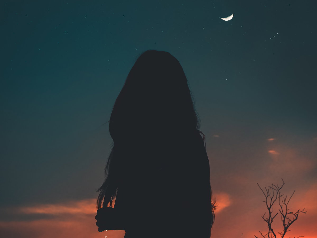 Frau und Mond