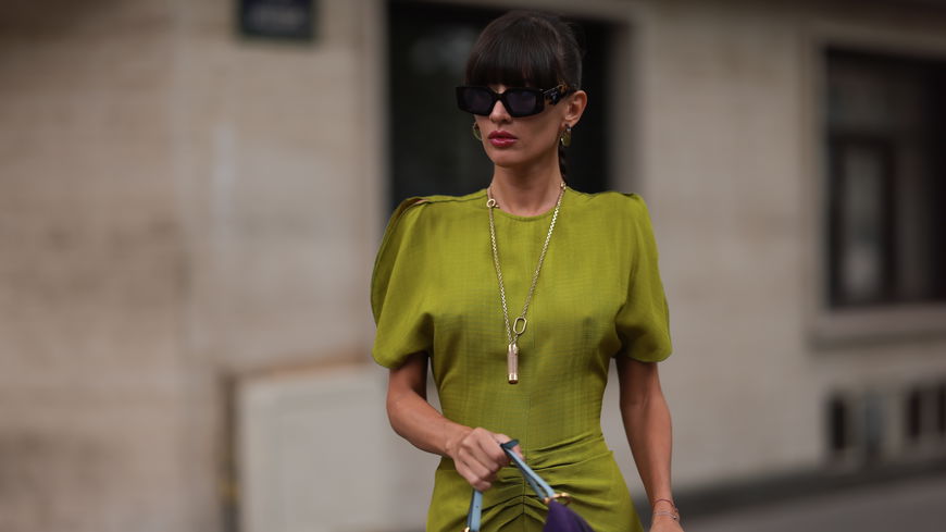 Dieses elegante Kleid von COS liegt absolut im Trend 