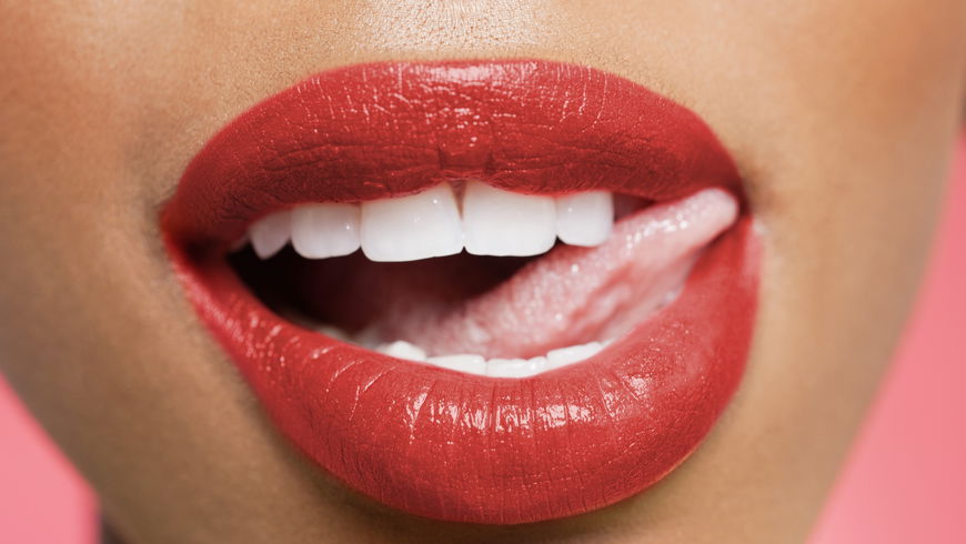 Deepthroat: Das steckt hinter der gewagten Oralsex-Technik
