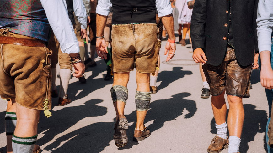 Lederhose reinigen: Was es zu beachten gibt und die besten Tipps