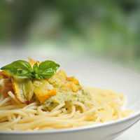 Cremige Pasta mit Zucchini ist das leckerste Gericht, wenn man wenig Zeit zum Kochen hat