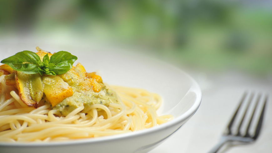 Cremige Pasta mit Zucchini ist das leckerste Gericht, wenn man wenig Zeit zum Kochen hat