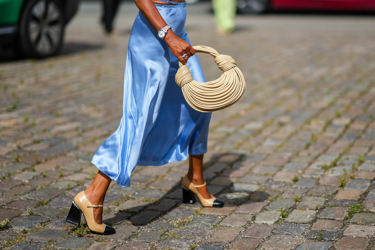 High Heels ergeben ein perfect Match zum Dirndl. Doch Blasen an den Fersen können den gesamten Tag ruinieren und Schmerzen verursachen ...
