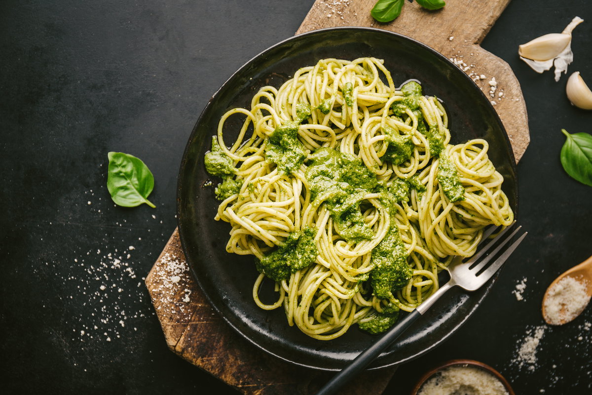 Zucchini-Pasta mit Pesto