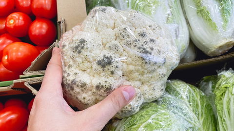 Blumenkohl mit schwarzen Punkten: Noch essbar oder nicht?