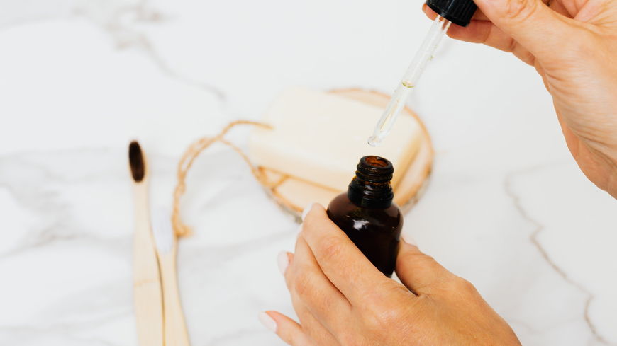 Als Beauty-Redakteurin setze ich auf dieses Retinol Serum