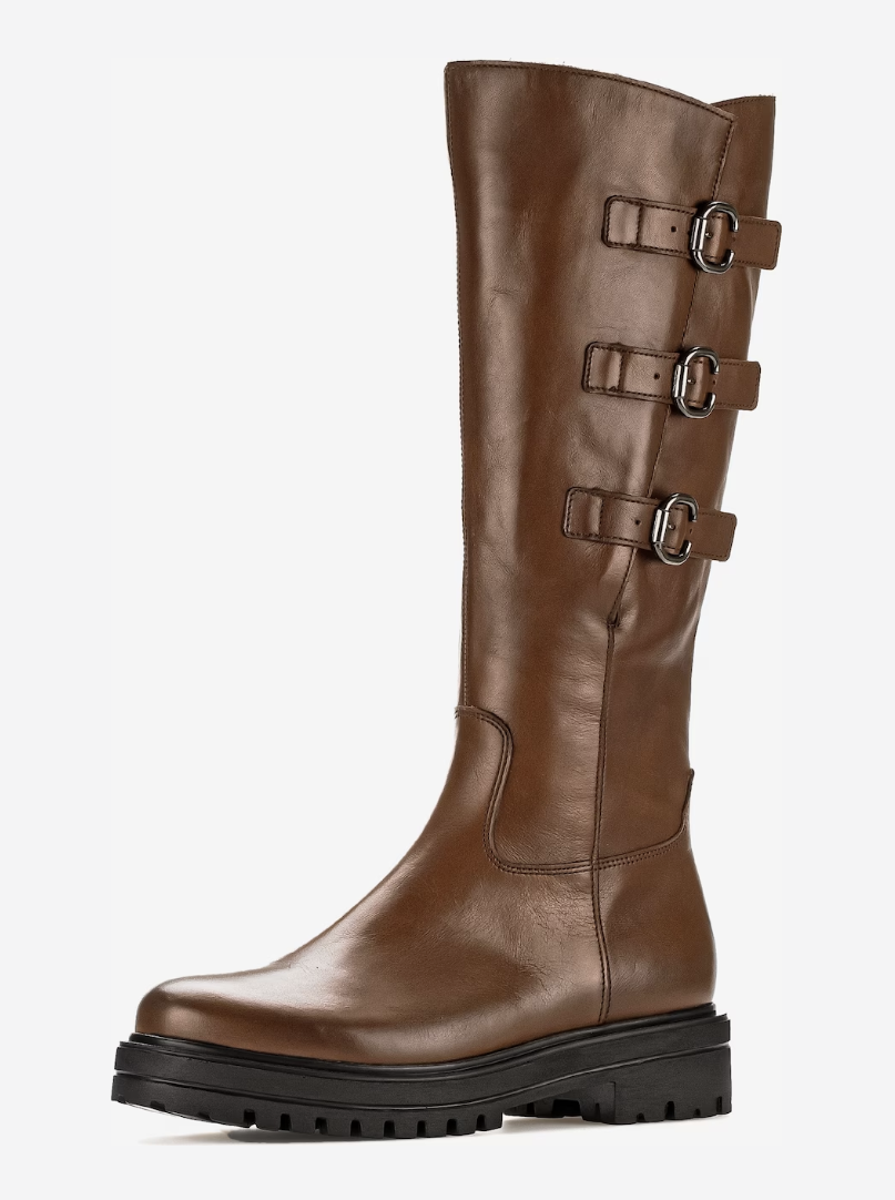 Angesagte Schnallen machen den braunen Stiefel von Gabor nicht nur zum Hingucker, sondern auch zu einem Liebling von Frauen mit kräftigen Waden. Für ca. 210 Euro findest du ihn online.