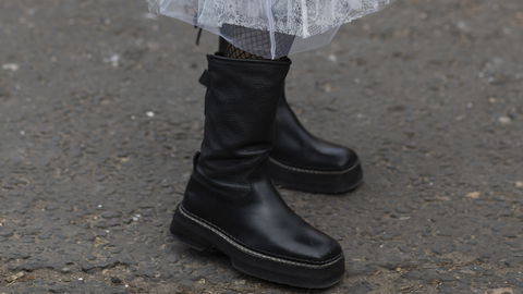 Der Chelsea-Boot von Rieker ist ausgezeichnet für breite Füße
