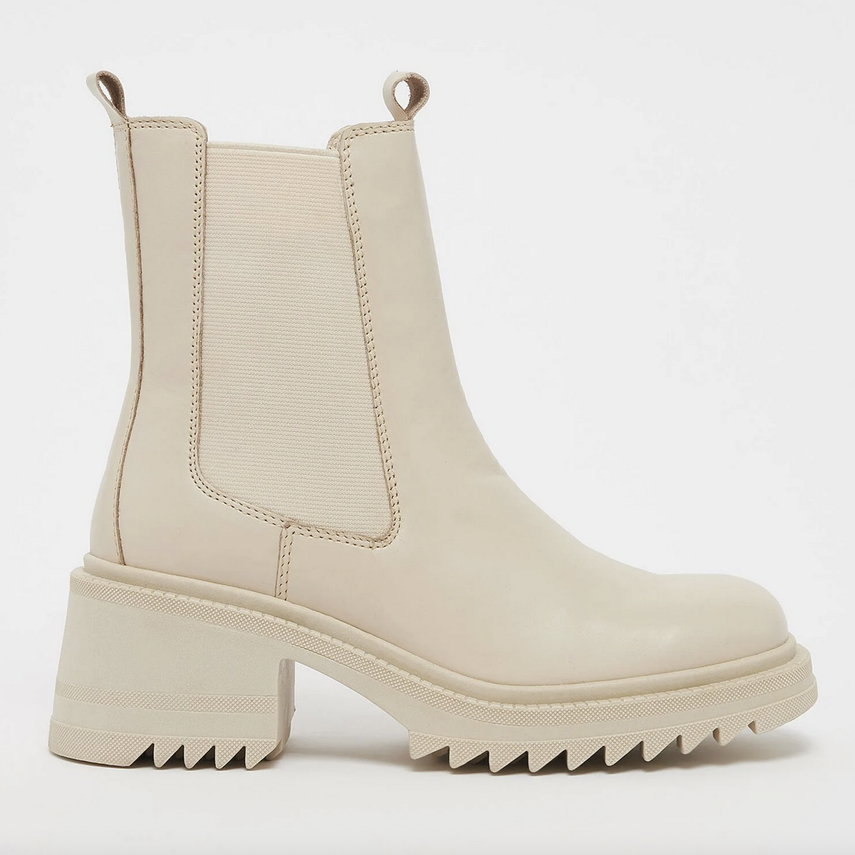 Der Ankle Boot aus Leder ist ein echtes Trend-Modell, denn er hat einen klobigen Look und ein cooles Aussehen. Bei Onygo shoppst du den Schuh für nur 38 Euro.