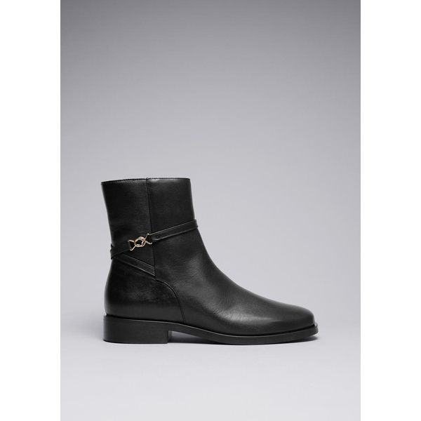 Stiefel-Trends: Diese 3 Boots zaubern einen schmalen Fuß