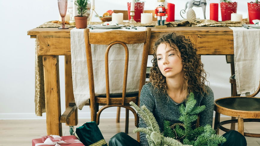 So vermeidest du Einsamkeit in der Weihnachtszeit – laut Psychologin