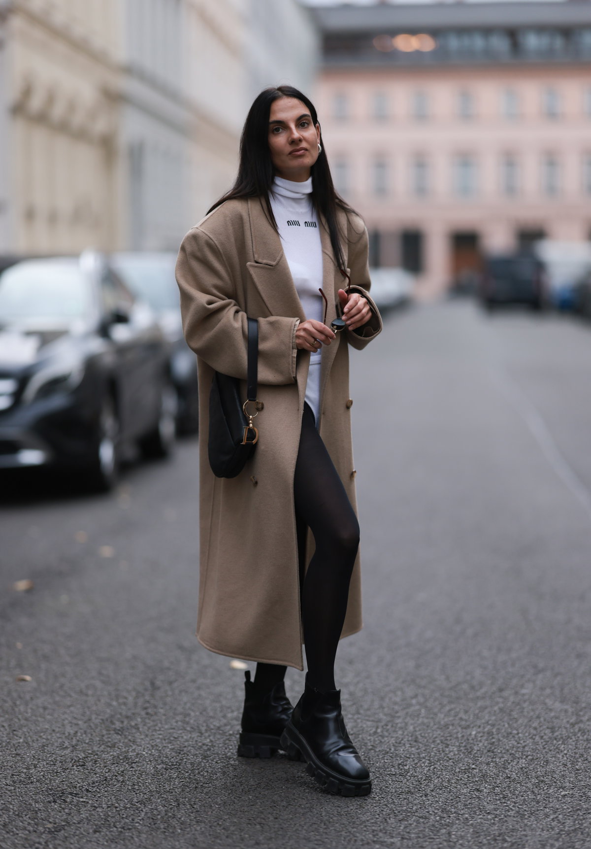 Frau trägt Ankle Boots