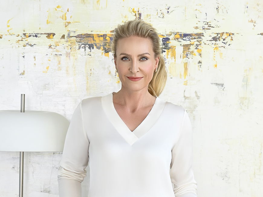 Auf die Expertise von Dr. Susanne von Schmiedeberg vertrauen wir und haben ihr deshalb unsere Fragen rund um das Thema Skincare gestellt.