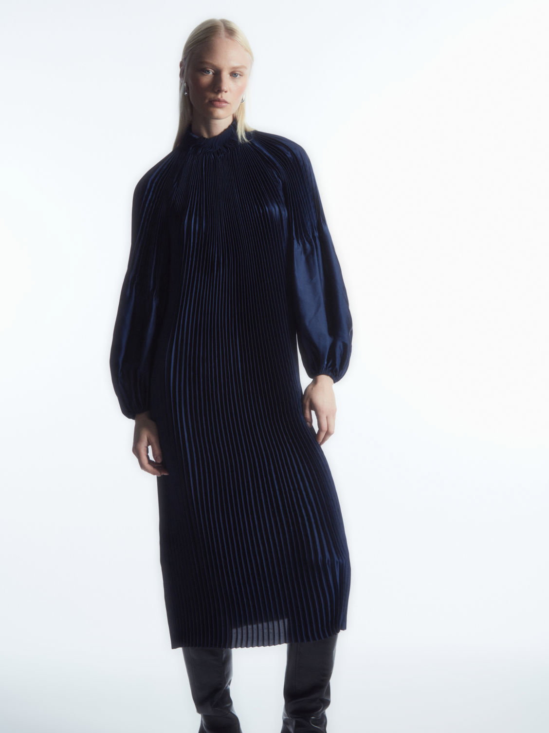 Kleid mit Ballonärmeln von COS