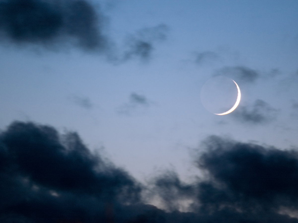 Neumond am Nachthimmel