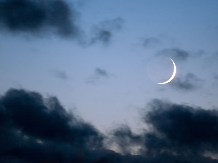 Neumond am Nachthimmel