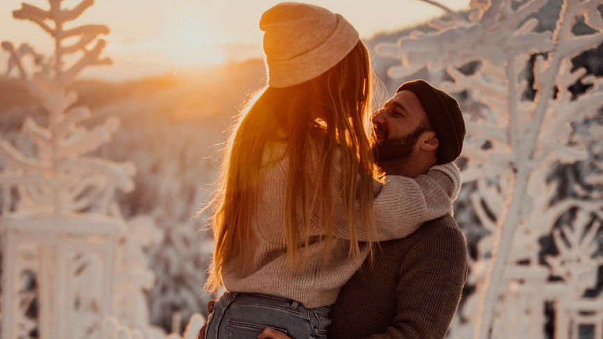 Horoskop 2023: Diese 3 Sternzeichen verlieben sich noch im Winter