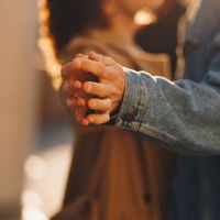 Partnersuche 2024: Das erwartet Singles im neuen Jahr - laut Expertin