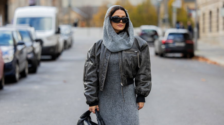 Statt Glitzer: Dieses Strickkleid trage ich für die Weihnachtsfeier