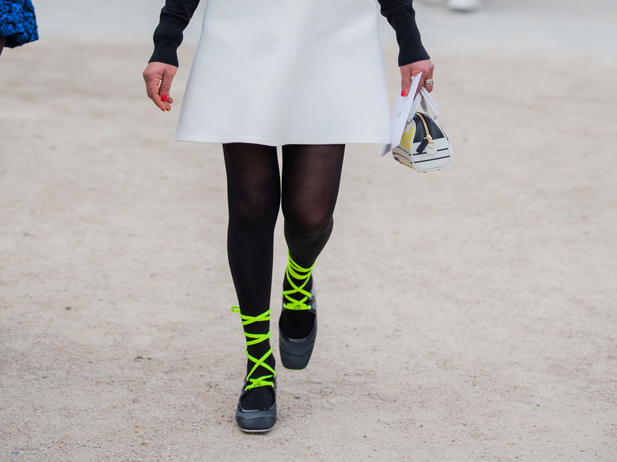 Grece Ghanem mit Strumpfhose