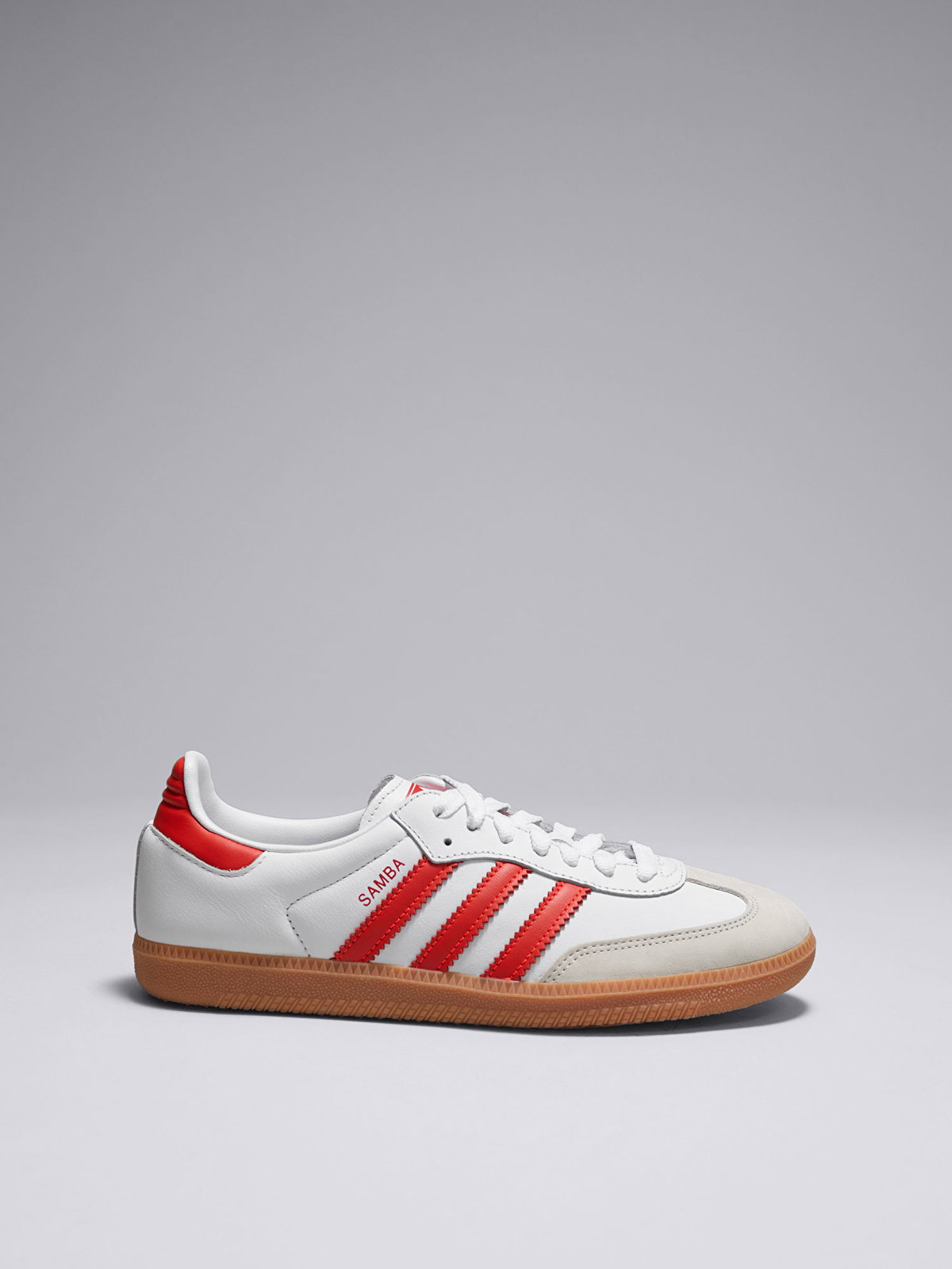 Adidas Samba Sneaker in Weiß mit roten Streifen