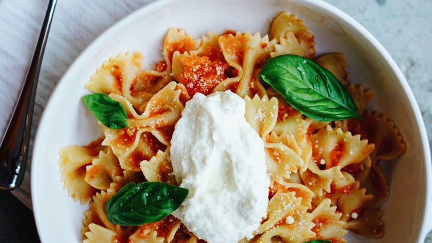 15 Minuten Rezept: Tomaten-Knoblauch-Pasta