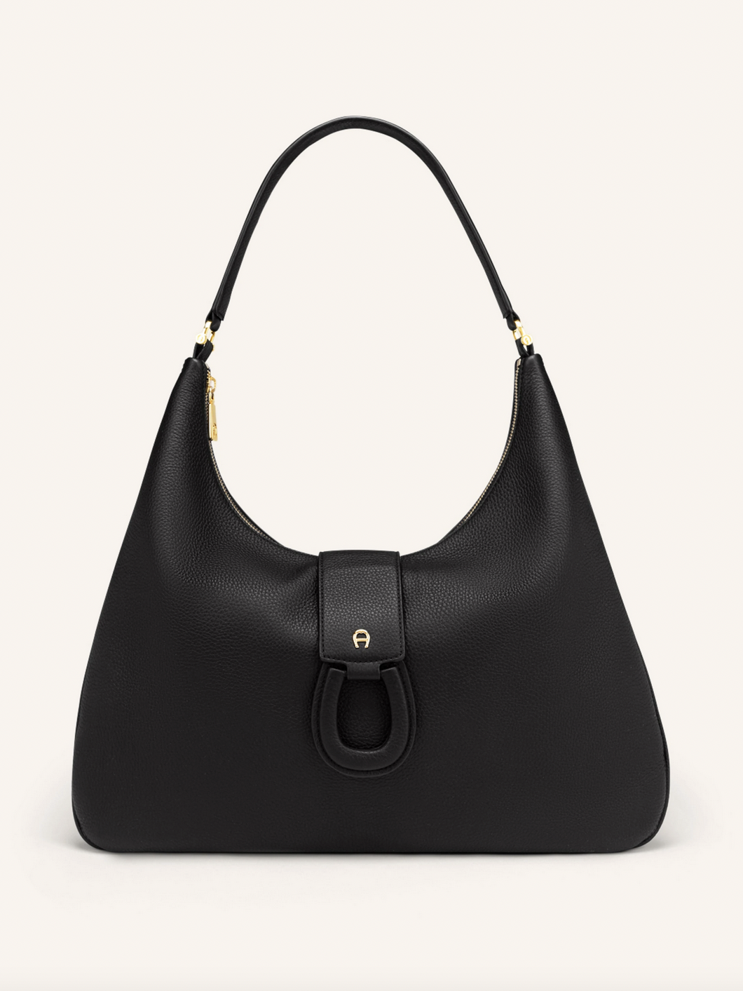 Schwarze Beuteltasche von Aigner mit goldenen Details
