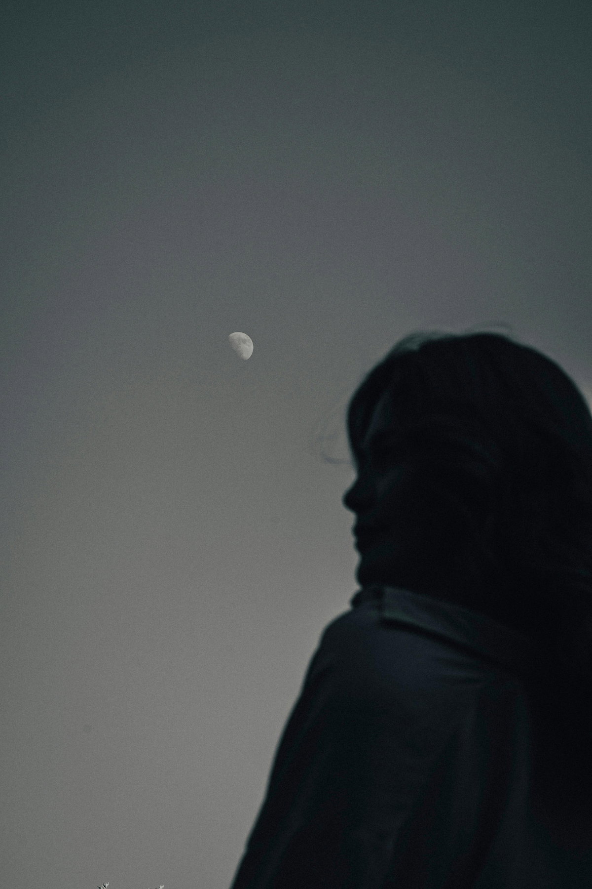 Frau mit Mond