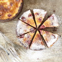 Schneller Kuchen: Leckere Mini-Schoko-Kirschkuchen