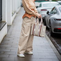 Diese Trend-Sneaker von Veja lieben Frauen ab 50