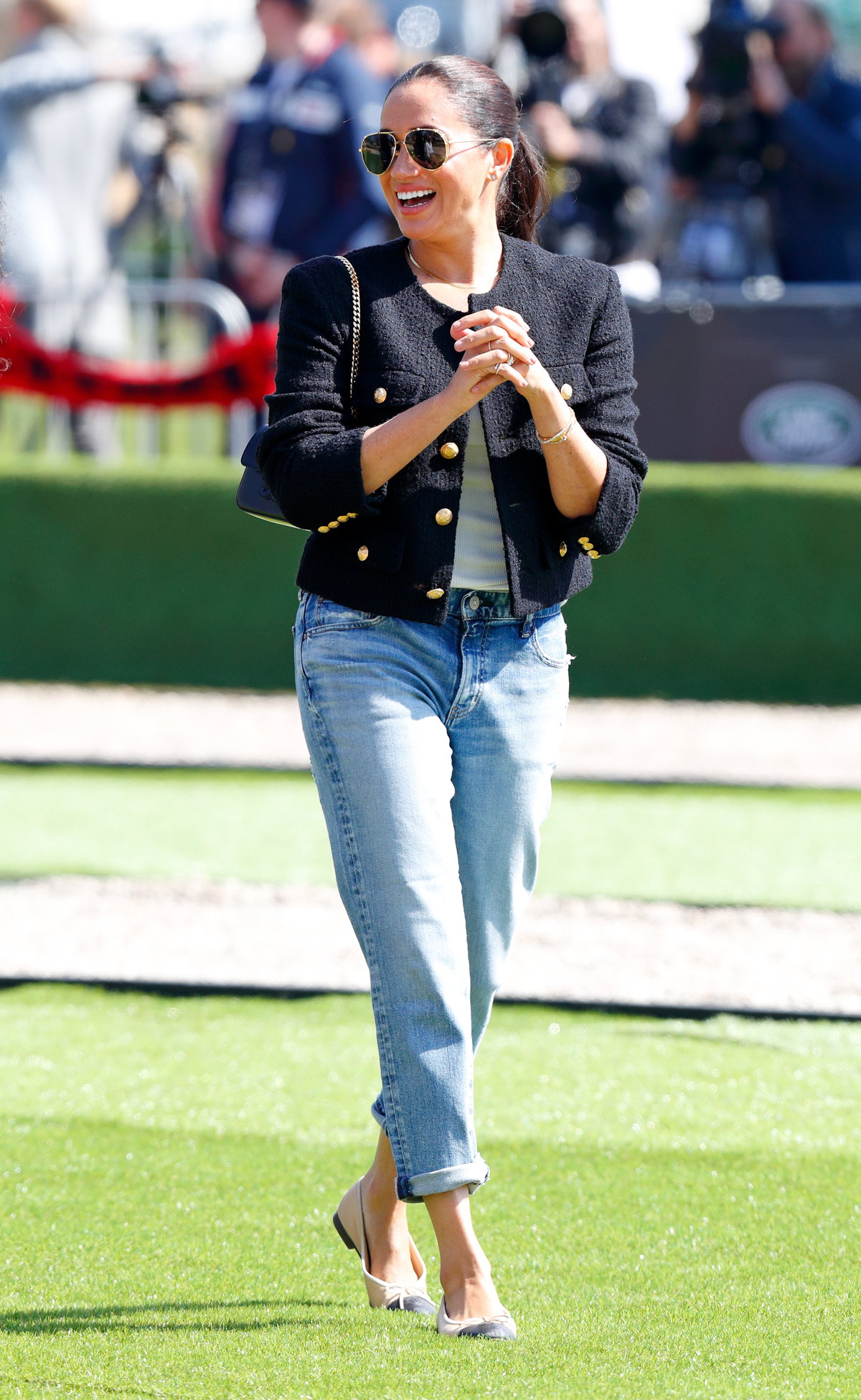 Meghan Markle trägt Bouclé Blazer