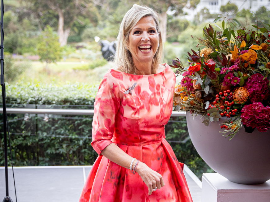 Königin Máxima im roten Kleid