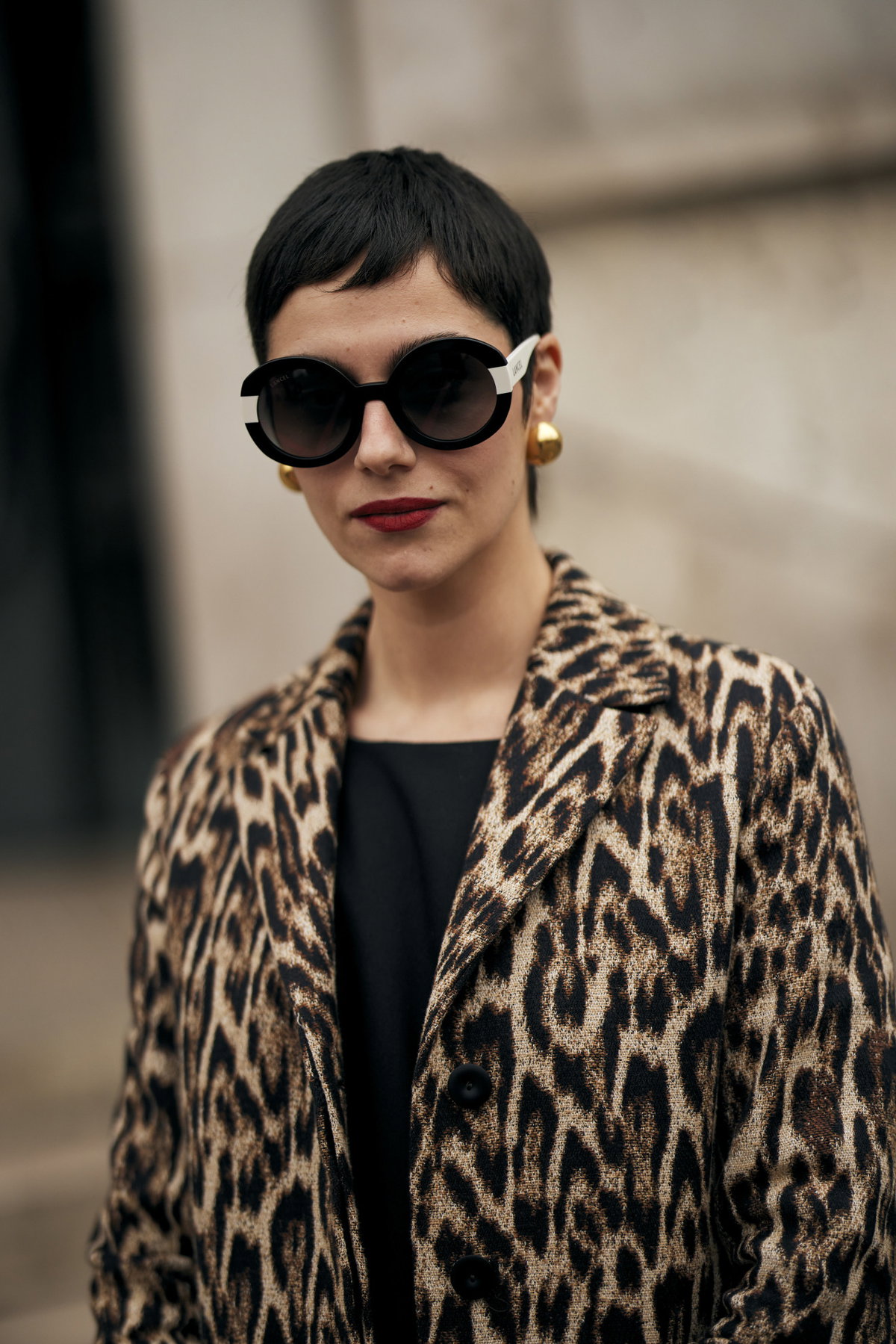 Pixie Cut mit Pony
